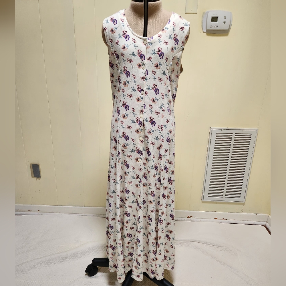 Carolyn Taylor Floral Patterned Dress - Picture 4 of 5